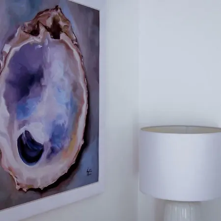 Oyster Paradise Blue Apartment