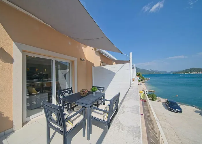 Oyster Paradise Blue 아파트 스톤