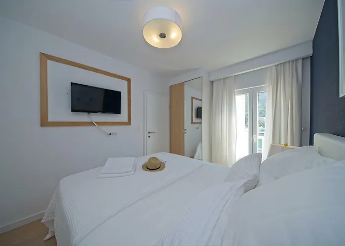 Oyster Paradise Blue