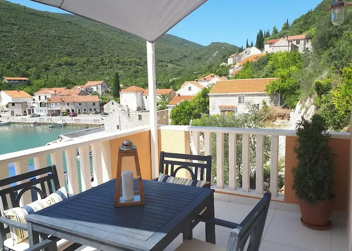 아파트 Oyster Paradise Blue